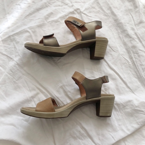 Brown Leather Open Toe Sandal Heels - Picture 5 of 12